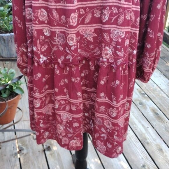Knox Rose Peasant Dress - Picture 3 of 10